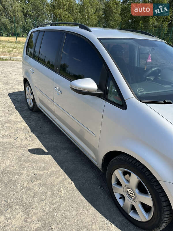 Мінівен Volkswagen Touran 2010 в Ковелі
