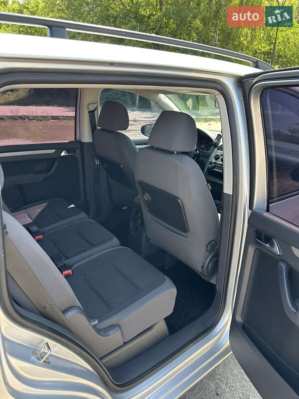 Мінівен Volkswagen Touran 2010 в Ковелі