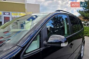 Минивэн Volkswagen Touran 2009 в 