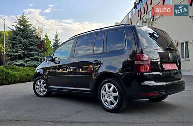 Минивэн Volkswagen Touran 2009 в 