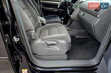 Минивэн Volkswagen Touran 2009 в 