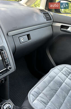 Мінівен Volkswagen Touran 2008 в 