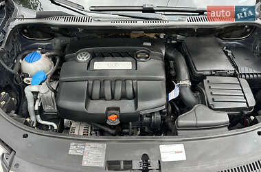 Минивэн Volkswagen Touran 2008 в 