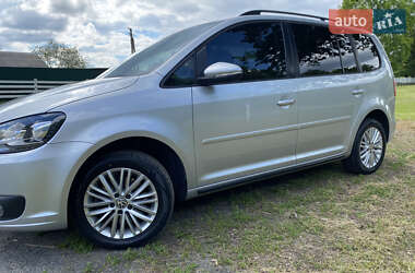 Минивэн Volkswagen Touran 2015 в 