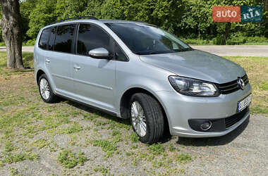 Минивэн Volkswagen Touran 2015 в 