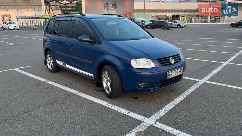 Мінівен Volkswagen Touran 2004 в Києві