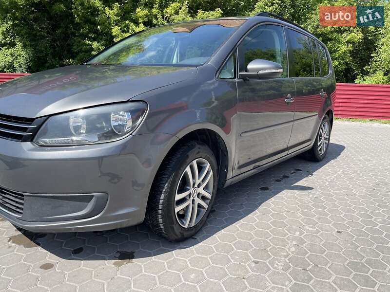 Минивэн Volkswagen Touran 2011 в Кременце