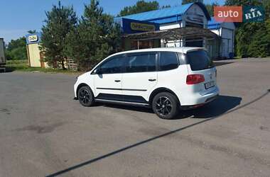 Минивэн Volkswagen Touran 2014 в 