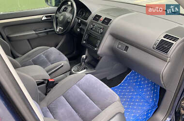 Мінівен Volkswagen Touran 2011 в 