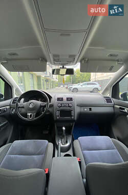 Мінівен Volkswagen Touran 2011 в 
