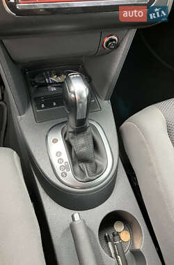 Минивэн Volkswagen Touran 2012 в 