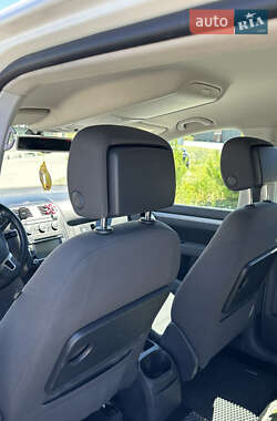 Минивэн Volkswagen Touran 2014 в 