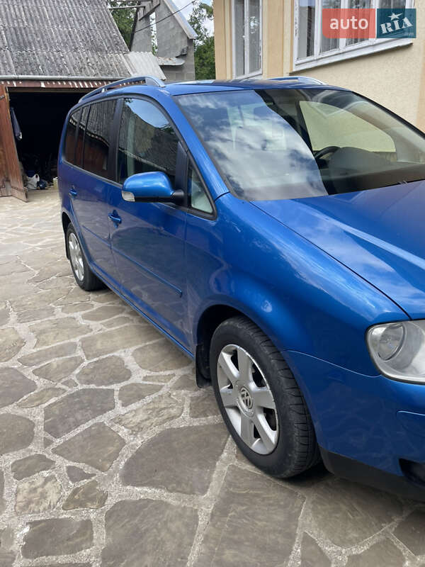 Минивэн Volkswagen Touran 2004 в Старом Самборе