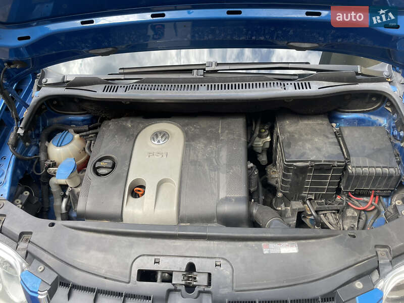 Минивэн Volkswagen Touran 2004 в Старом Самборе