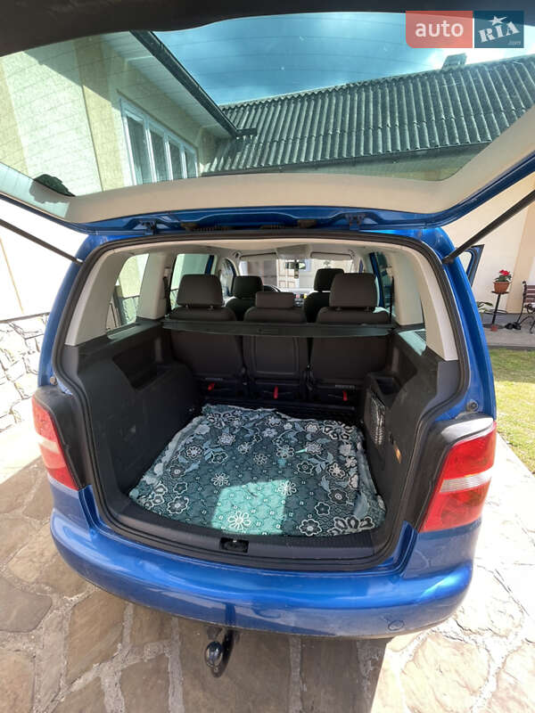 Минивэн Volkswagen Touran 2004 в Старом Самборе