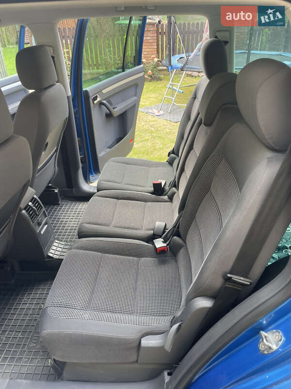 Минивэн Volkswagen Touran 2004 в Старом Самборе