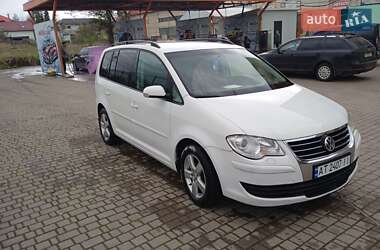 Минивэн Volkswagen Touran 2007 в Долине