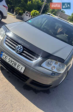 Мінівен Volkswagen Touran 2006 в Чернівцях