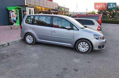 Минивэн Volkswagen Touran 2011 в 