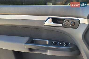 Минивэн Volkswagen Touran 2009 в 