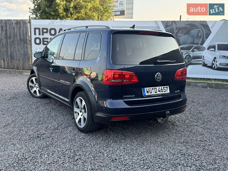 Минивэн Volkswagen Touran 2011 в Сарнах