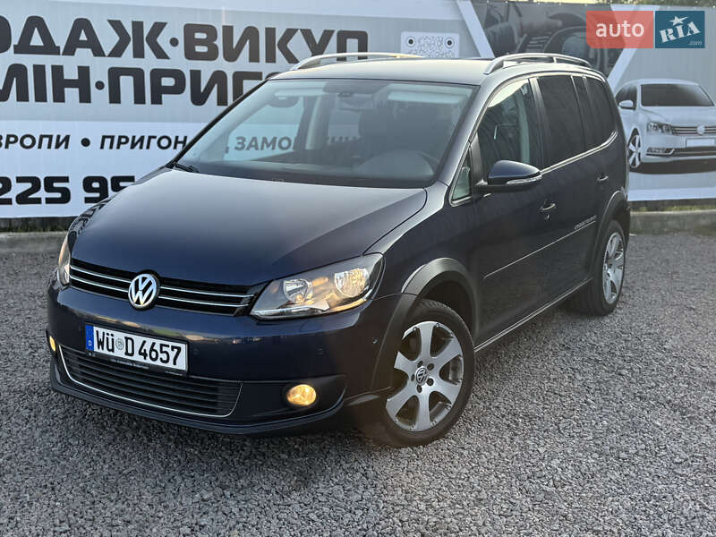 Минивэн Volkswagen Touran 2011 в Сарнах