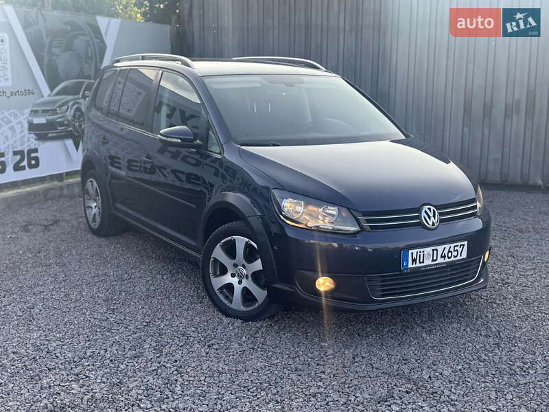 Минивэн Volkswagen Touran 2011 в Сарнах
