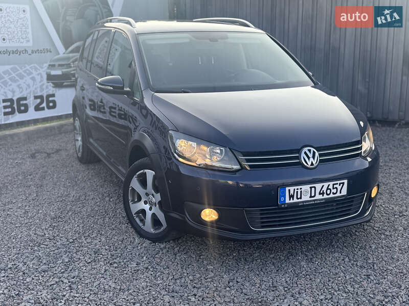 Минивэн Volkswagen Touran 2011 в Сарнах