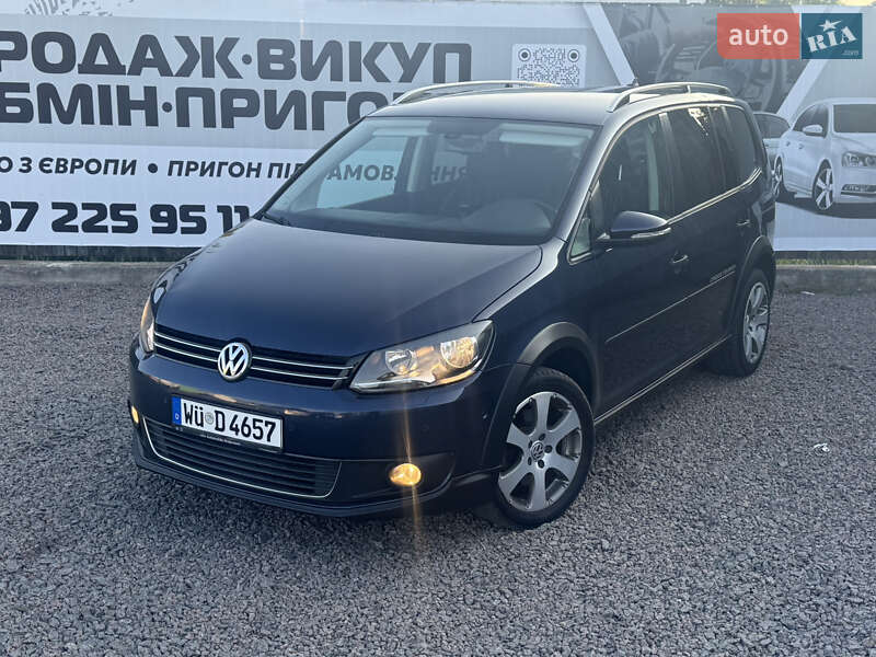 Минивэн Volkswagen Touran 2011 в Сарнах