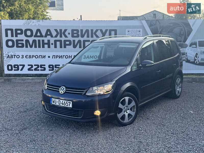 Минивэн Volkswagen Touran 2011 в Сарнах
