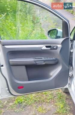 Минивэн Volkswagen Touran 2014 в 