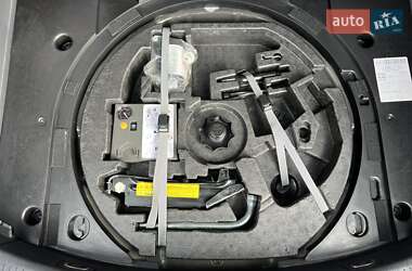 Минивэн Volkswagen Touran 2012 в 