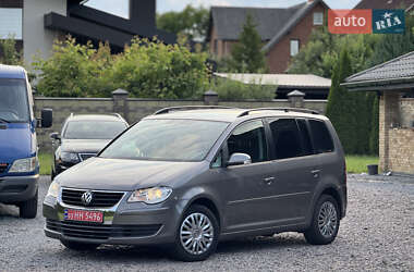 Мінівен Volkswagen Touran 2009 в Луцьку