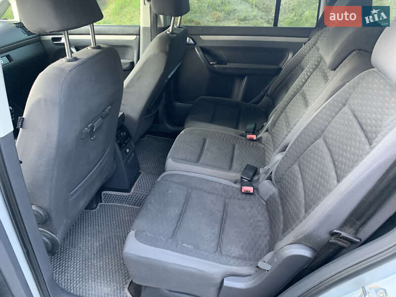 Минивэн Volkswagen Touran 2006 в Колинковцах