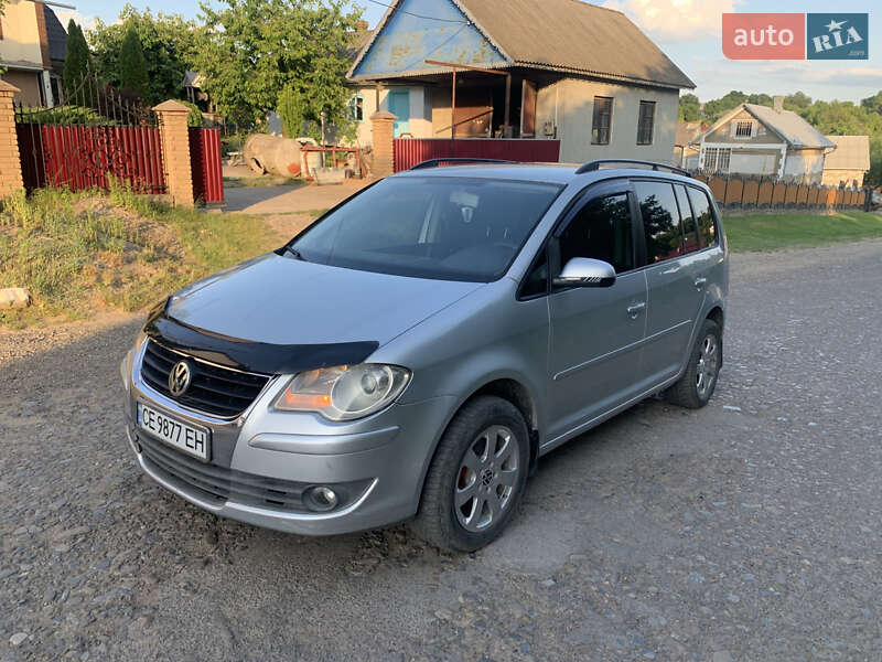 Минивэн Volkswagen Touran 2006 в Колинковцах