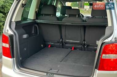 Минивэн Volkswagen Touran 2006 в 