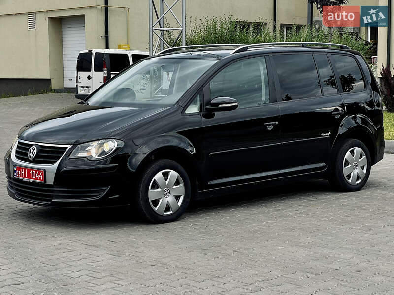 Мінівен Volkswagen Touran 2010 в Рожище
