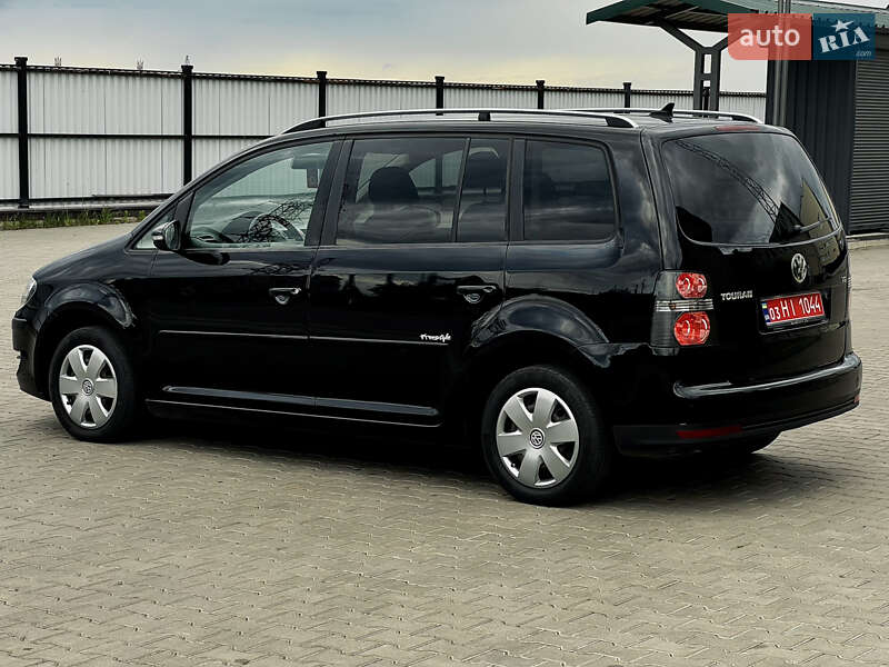 Мінівен Volkswagen Touran 2010 в Рожище