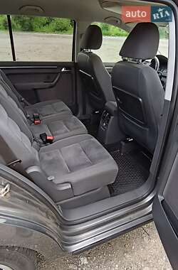 Мінівен Volkswagen Touran 2010 в 