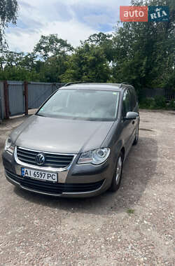 Мінівен Volkswagen Touran 2009 в Борисполі
