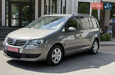 Минивэн Volkswagen Touran 2010 в Виннице