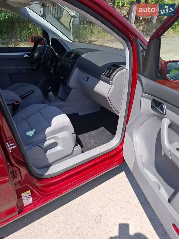 Мінівен Volkswagen Touran 2006 в Івано-Франківську