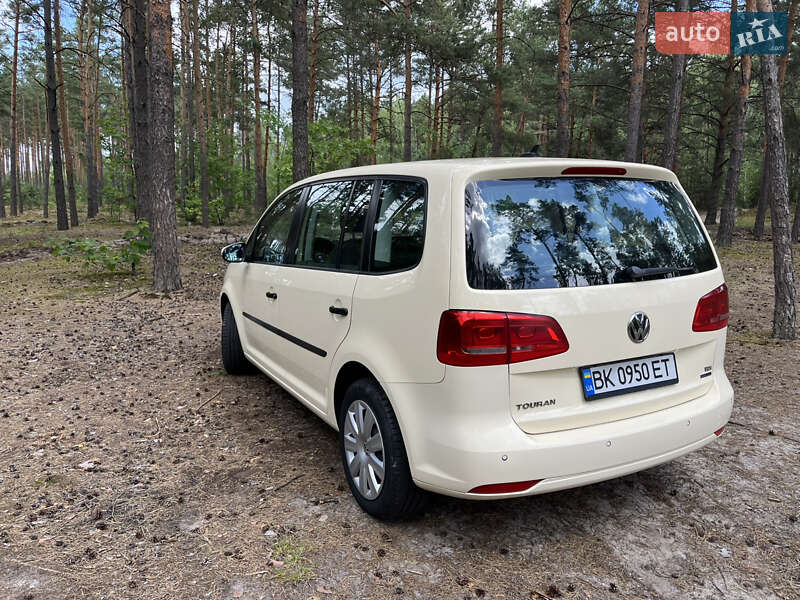 Мінівен Volkswagen Touran 2014 в Березному
