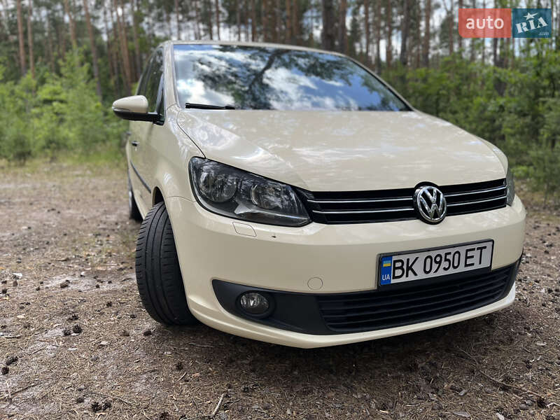 Мінівен Volkswagen Touran 2014 в Березному