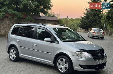 Минивэн Volkswagen Touran 2007 в Черновцах