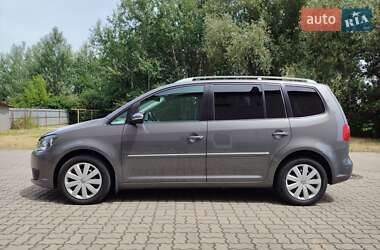 Мінівен Volkswagen Touran 2011 в Чернівцях