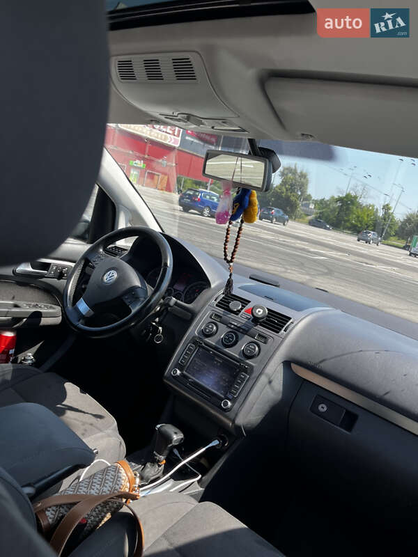 Мінівен Volkswagen Touran 2008 в Києві