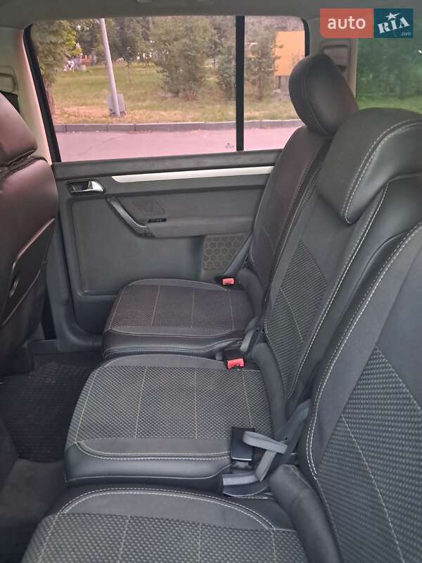 Мінівен Volkswagen Touran 2004 в Полтаві