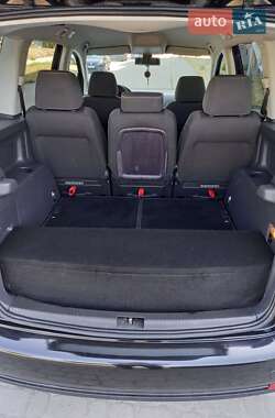 Минивэн Volkswagen Touran 2008 в 