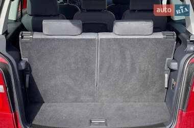 Мінівен Volkswagen Touran 2006 в 